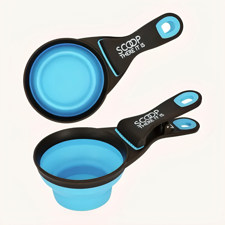 "Serve It Up!" Pet Food Scooper