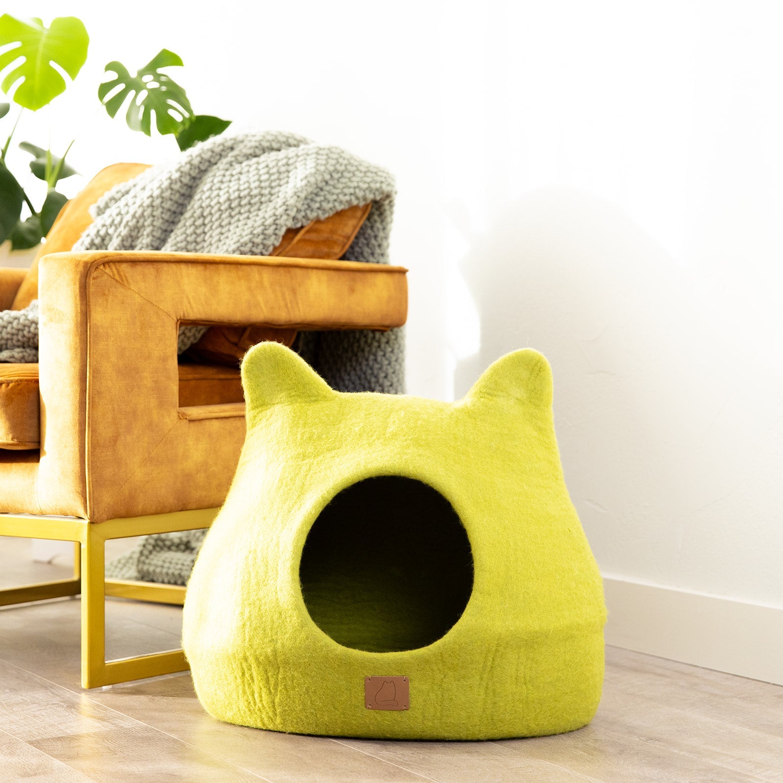 Citrus Green Ear-Styled Cat Cave | Vibrant Pet Retreat