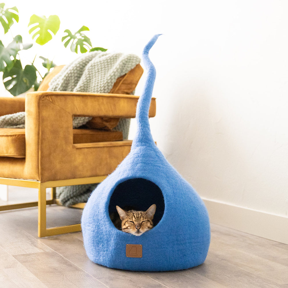 Sky Blue Tail-Styled Cat Cave | Vibrant Pet Retreat