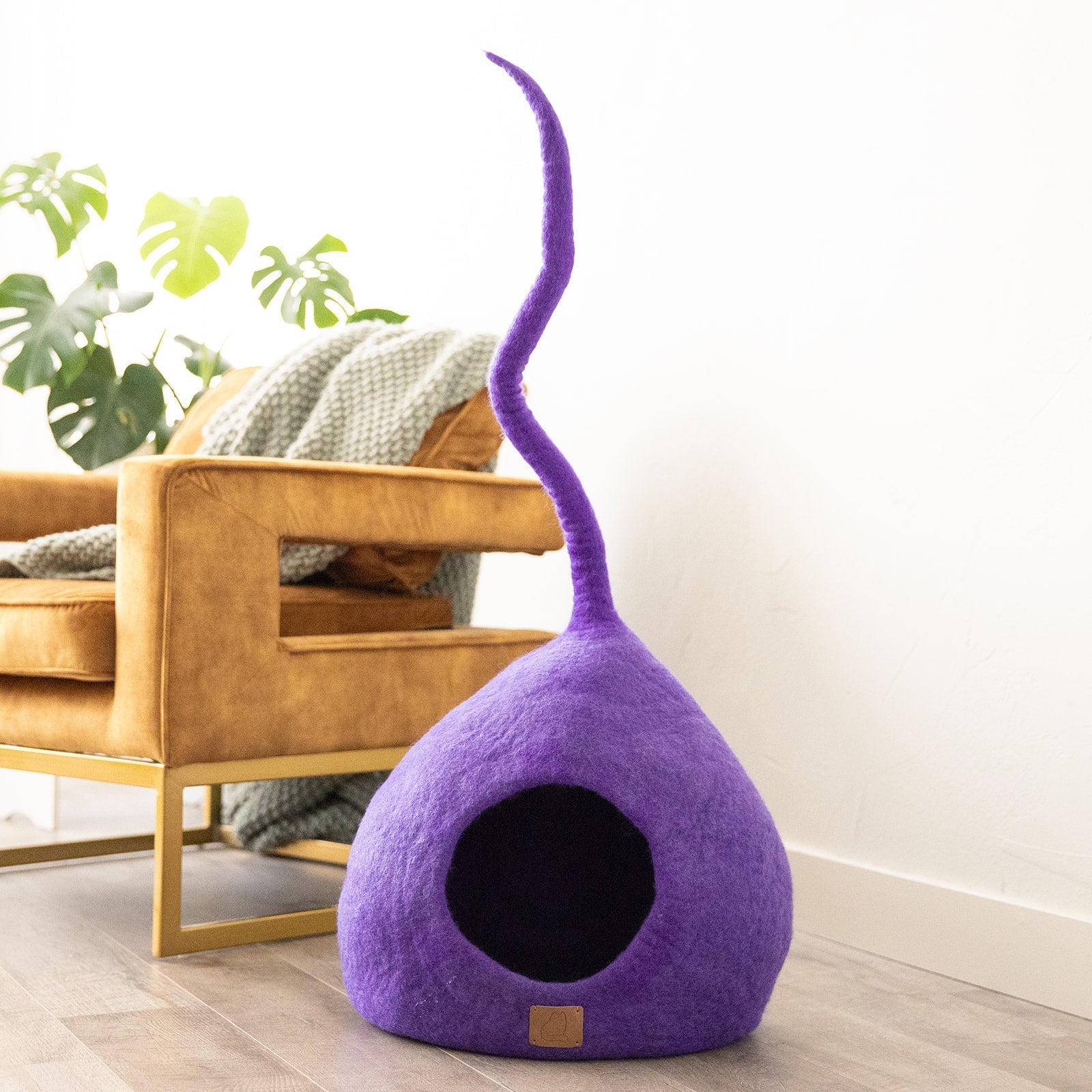 Plum Purple Tail-Styled Cat Cave | Vibrant Pet Retreat