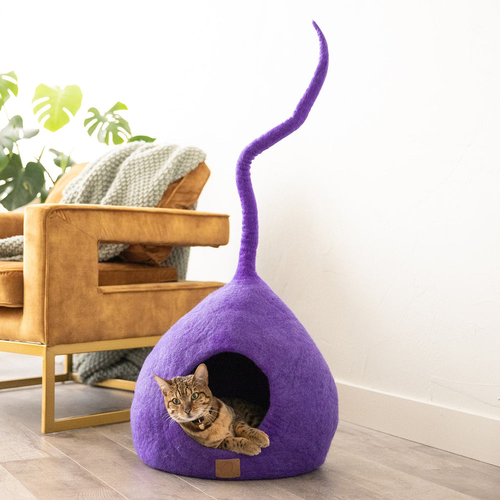 Plum Purple Tail-Styled Cat Cave | Vibrant Pet Retreat