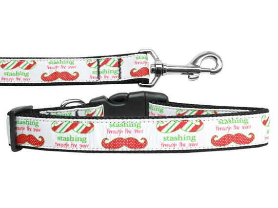 Christmas Pet Dog & Cat Nylon Collar or Leash, "Stashing Through The Snow"